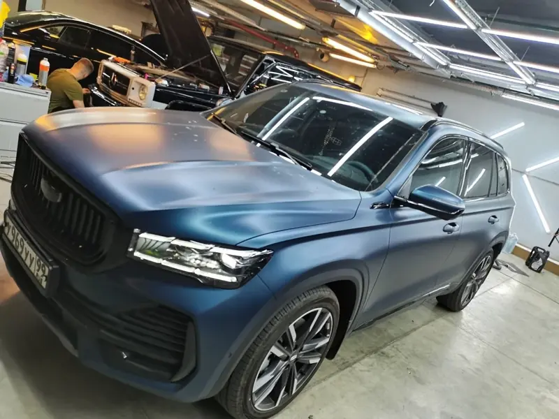 Geely Monjaro — матовый кузов, вид спереди