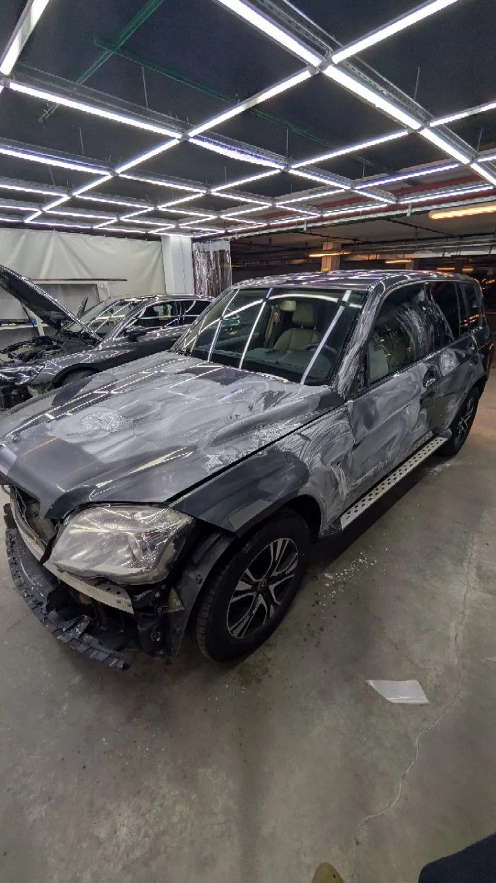 Mercedes-Benz GLK — оклейка кузова в процессе