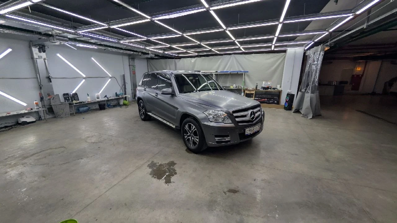 Mercedes-Benz GLK — общий вид в мастерской
